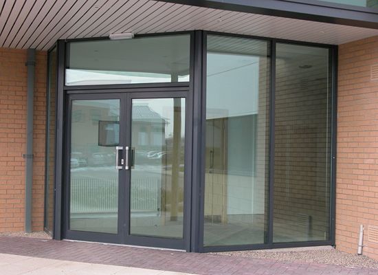 Garde-corps et rampes d'escaliers en aluminium